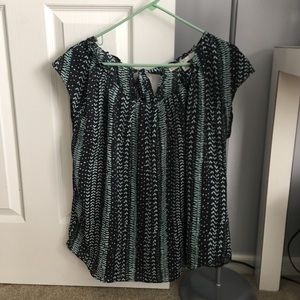Lauren Conrad XL shell top with cap sleeves